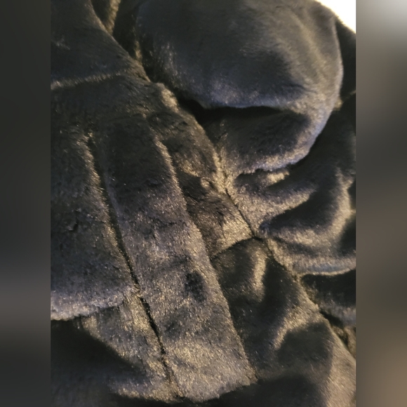 Abercrombie And Fitch Black Faux Fur Coat - Picture 3 of 5